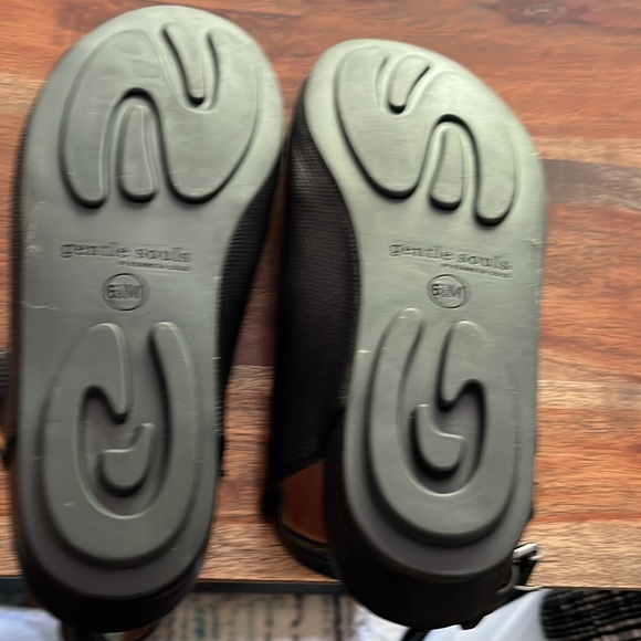 Gentle Souls Black Leather Gladiator Sandals-Size 6.5 - Picture 8 of 8